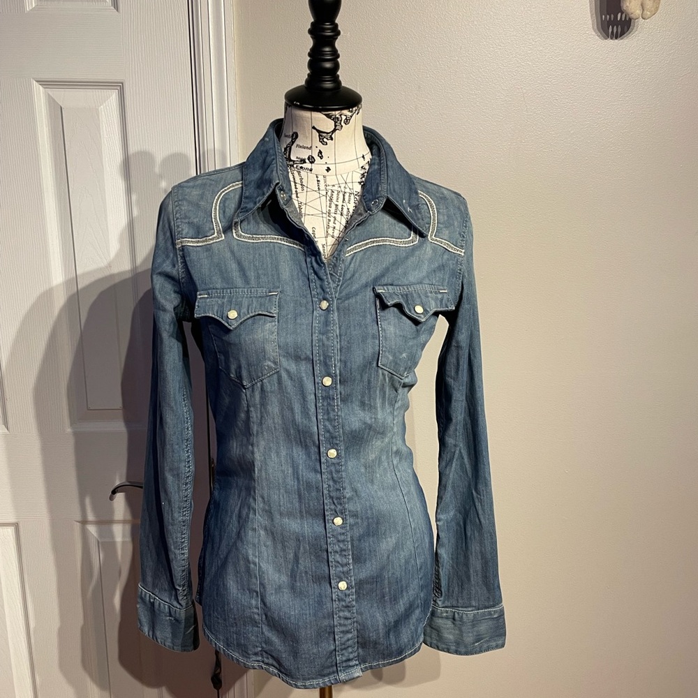 True Religion Vintage Tailored Western Chambray Jean raw distressed Embroidery S